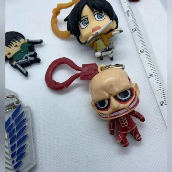 Attack on Titan - Blind Bag Lot ( No Longer Blind) Eren, Colossal Titan & Scout - Picture 5 of 6
